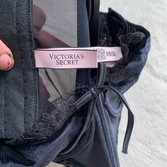 Victoria’s Secret Dream Angels Black Velvet Bustier Top - Picture 7 of 9